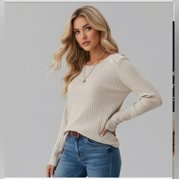 Guipure Lace Insert Ribbed Tee - Picture 3 of 7